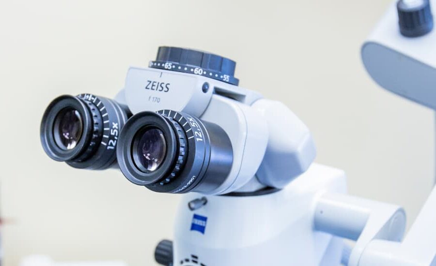 Chirurgie sub optica Zeiss: